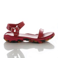「EVA LEATHER STRAP SANDAL by FACTOTUM×Fobs」のアスカモデル。(c)khara
