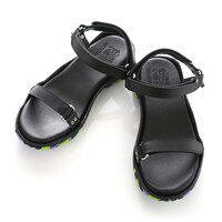 「EVA LEATHER STRAP SANDAL by FACTOTUM×Fobs」の初号機モデル。(c)khara