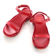「EVA LEATHER STRAP SANDAL by FACTOTUM×Fobs」のアスカモデル。(c)khara