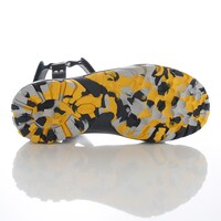 「EVA LEATHER STRAP SANDAL by FACTOTUM×Fobs」のカヲルモデル。(c)khara