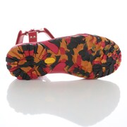 「EVA LEATHER STRAP SANDAL by FACTOTUM×Fobs」のアスカモデル。(c)khara