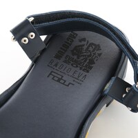「EVA LEATHER STRAP SANDAL by FACTOTUM×Fobs」のカヲルモデル。(c)khara