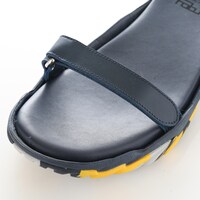 「EVA LEATHER STRAP SANDAL by FACTOTUM×Fobs」のカヲルモデル。(c)khara