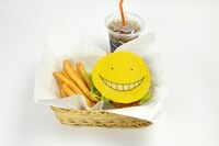 「殺せんせーの殺ッケバーガーセット（ノーマルver.）」(c)松井優征/集英社・アニメ「暗殺教室」製作委員会