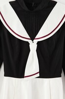 「友枝小学校長袖セーラーワンピース」(c)CLAMP・ShigatsuTsuitachi CO.,LTD./講談社