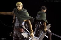「1/8 エルヴィン・スミス」と「1/8 リヴァイ」。(c)諫山創・講談社/「進撃の巨人」製作委員会