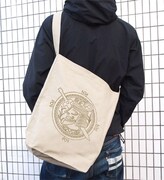 パルス王国国章ショルダートート (c)2015 荒川弘・田中芳樹・講談社/「アルスラーン戦記」製作委員会・MBS