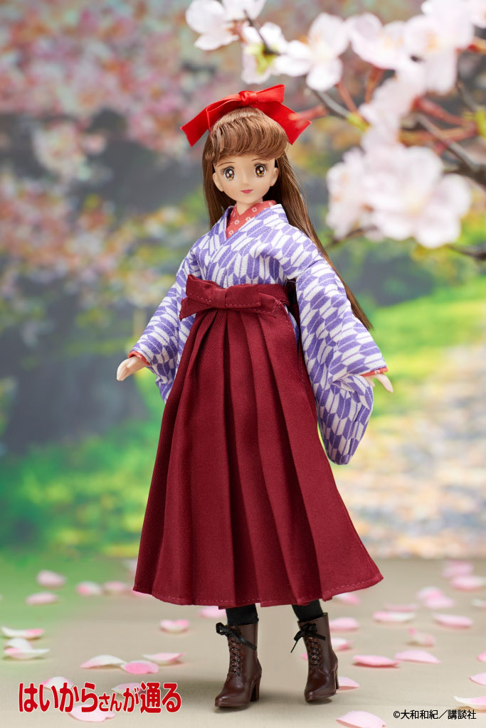 「ロマンティックドール はいからさんが通る 花村紅緒 わたくし花の十七さいver,」は全高約27cm。(c)大和和紀/講談社 (c)TOMY