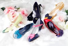 SuperGroupiesのポップアップストアにて展示される「美少女戦士セーラームーン」と「ちゃけちょけ」のコラボシューズ。(c)武内直子・PNP・講談社・東映アニメーション