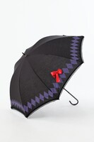 悪魔ほむらをイメージした傘。(c)Magica Quartet／Aniplex・Madoka Movie Project Rebellion