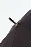 悪魔ほむらをイメージした傘。(c)Magica Quartet／Aniplex・Madoka Movie Project Rebellion