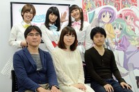上段左から一ノ瀬双葉役の高橋李依、小花鈴役の高野麻里佳、萌咲いちご役の長久友紀。下段左から博史池畠監督、原作者のあさのますみ、同じく畑健二郎。