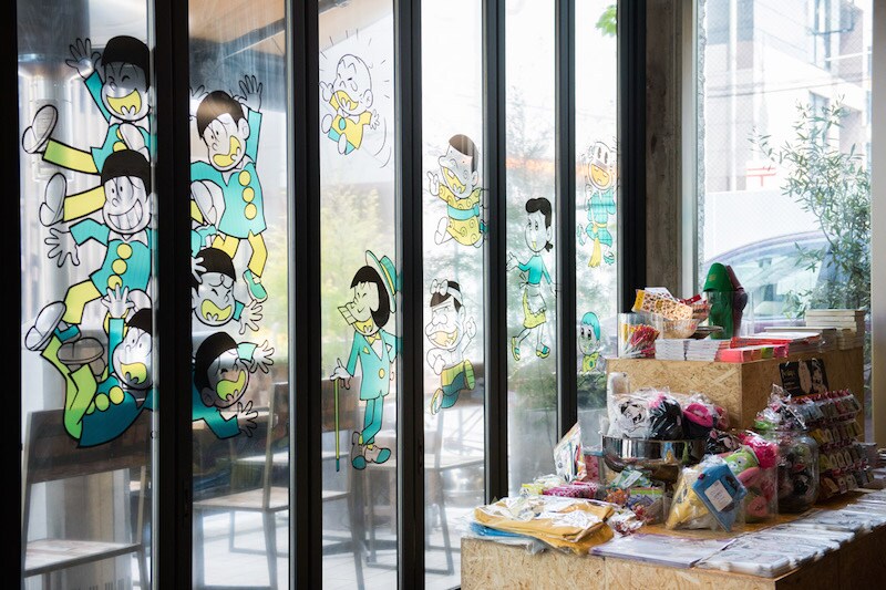 「WOW！赤塚不二夫カフェ」の店内の様子。