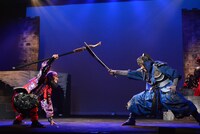 舞台「龍狼伝」公開稽古の様子。