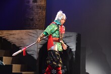 舞台「龍狼伝」公開稽古より、趙雲（鶴田亮介）。