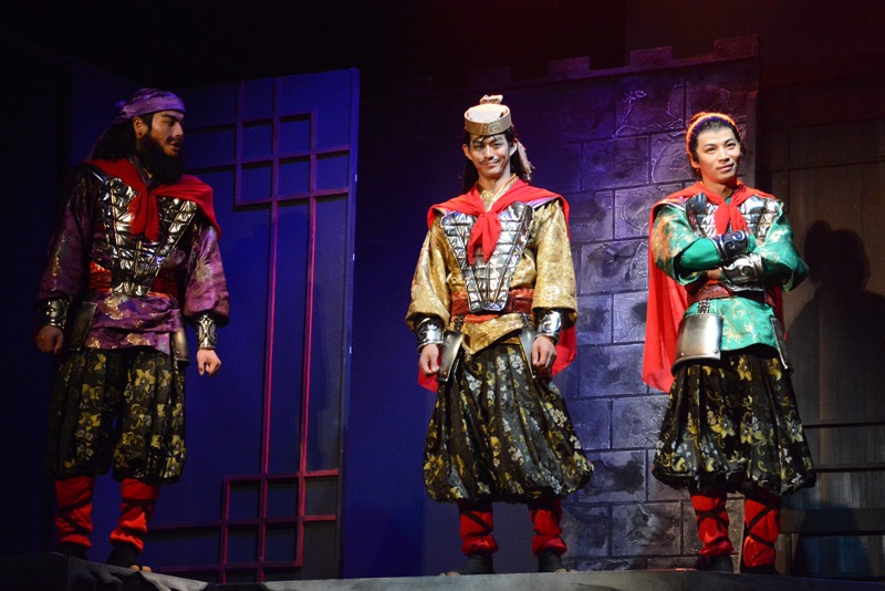 舞台「龍狼伝」公開稽古の様子。