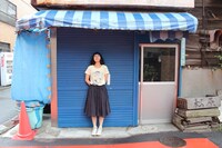 「鉄コン筋クリート」Tシャツ着用例（モデル：カネコアヤノ） (c)松本大洋／小学館