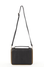 「黒執事3WAYチョコレートポケットバッグ」(c)枢やな/スクウェアエニックス・黒執事Project・MBS