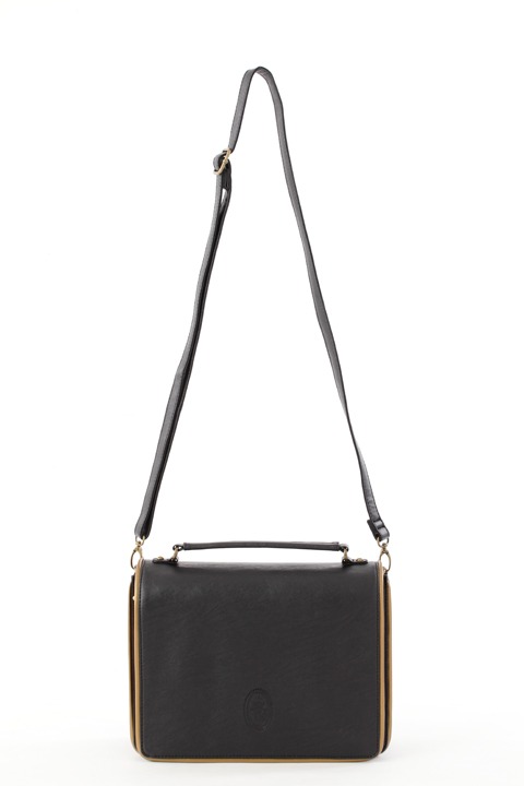 「黒執事3WAYチョコレートポケットバッグ」(c)枢やな/スクウェアエニックス・黒執事Project・MBS