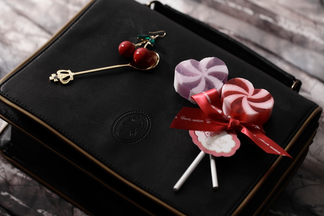 「黒執事3WAYチョコレートポケットバッグ」(c)枢やな/スクウェアエニックス・黒執事Project・MBS