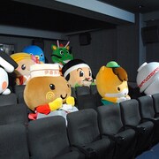 「新劇場版『頭文字D』」をぐんまちゃんほか10のゆるキャラが鑑賞