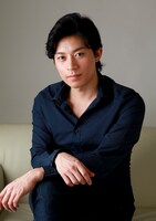 伊佐敷純を演じる高橋良輔。