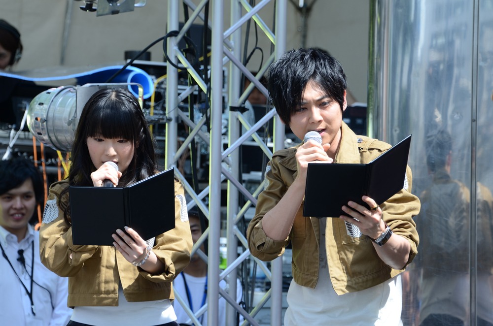 梶裕貴がエレン、石川由依がミカサ、そして篠原信一が巨人を演じる朗読劇も行われた。