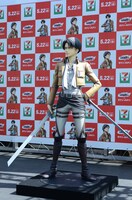 リヴァイの等身大フィギュア。