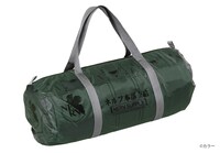 「EVANGELION 寝るふ本部」収納用のキャリーバッグ。(c)カラー (c)TOMY