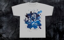 抽選で100名に当たる特製Tシャツ。超大型巨人と「レヴォーグ」がデザインされている。(c)2015 映画「進撃の巨人」製作委員会 (c)諫山創/講談社