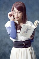 浜田由梨扮する神代利世。(c)石田スイ/集英社 (c)舞台『東京喰種トーキョーグール』製作委員会