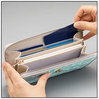 黒子テツヤの長財布。(c)藤巻忠俊／集英社・黒子のバスケ製作委員会