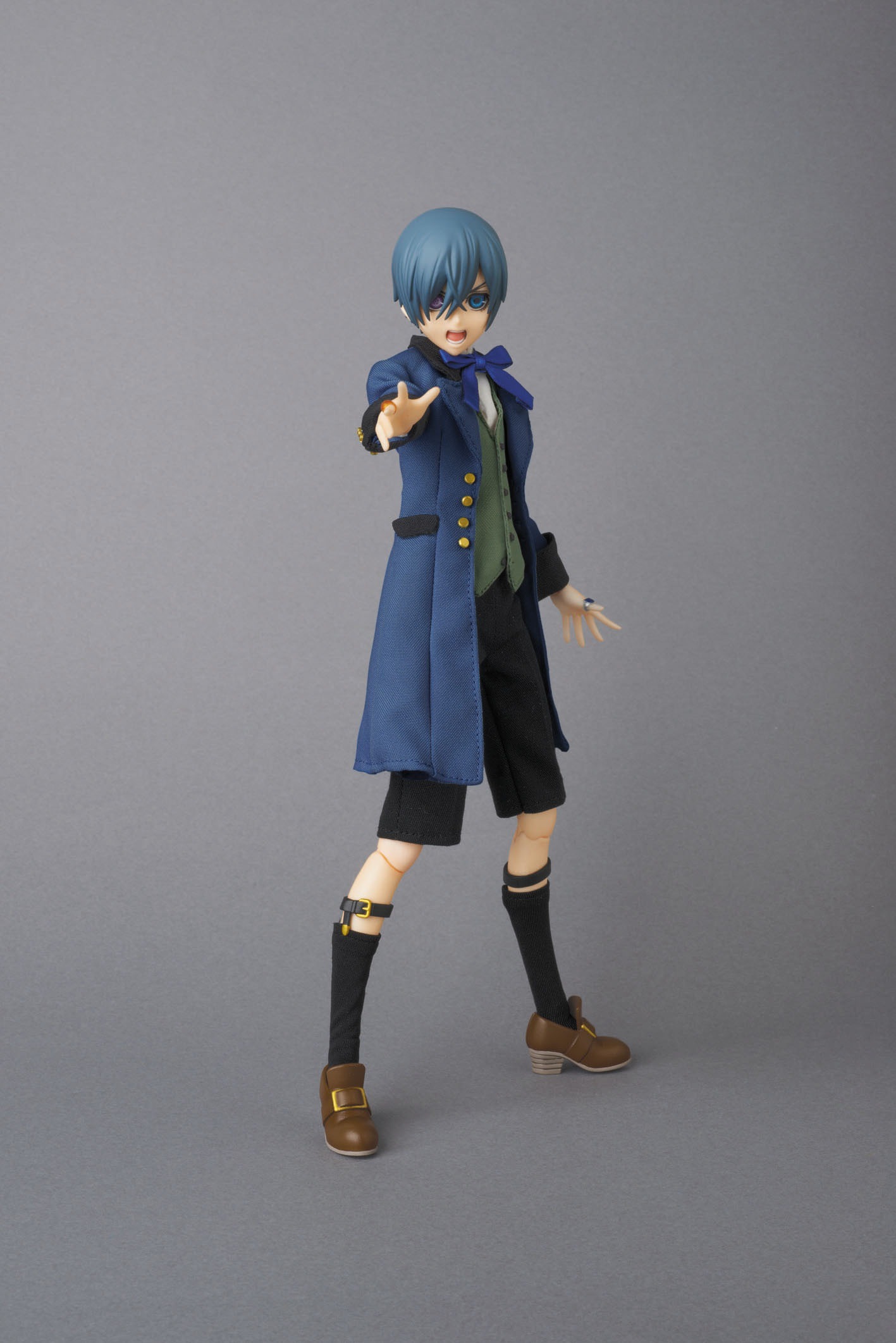 「RAH シエル・ファントムハイヴ」※写真は監修中のサンプル。発売商品とは一部異なる場合がある。(c)枢やな/スクウェアエニックス・黒執事Project・MBS
