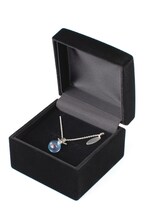 「氷泪石ネックレス 飛影モデル」原作/冨樫義博「幽☆遊☆白書」(集英社「ジャンプコミックス」刊) (c)Yoshihiro Togashi 1990年-1994年 (c)ぴえろ/集英社