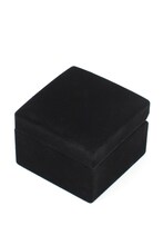 「氷泪石ネックレス 飛影モデル」原作/冨樫義博「幽☆遊☆白書」(集英社「ジャンプコミックス」刊) (c)Yoshihiro Togashi 1990年-1994年 (c)ぴえろ/集英社