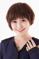 「氷泪石ネックレス 飛影モデル」の着用例。原作/冨樫義博「幽☆遊☆白書」(集英社「ジャンプコミックス」刊) (c)Yoshihiro Togashi 1990年-1994年 (c)ぴえろ/集英社