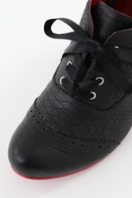 「レースアップブーティ 飛影モデル」 原作/冨樫義博「幽☆遊☆白書」(集英社「ジャンプコミックス」刊) (c)Yoshihiro Togashi 1990年-1994年 (c)ぴえろ/集英社