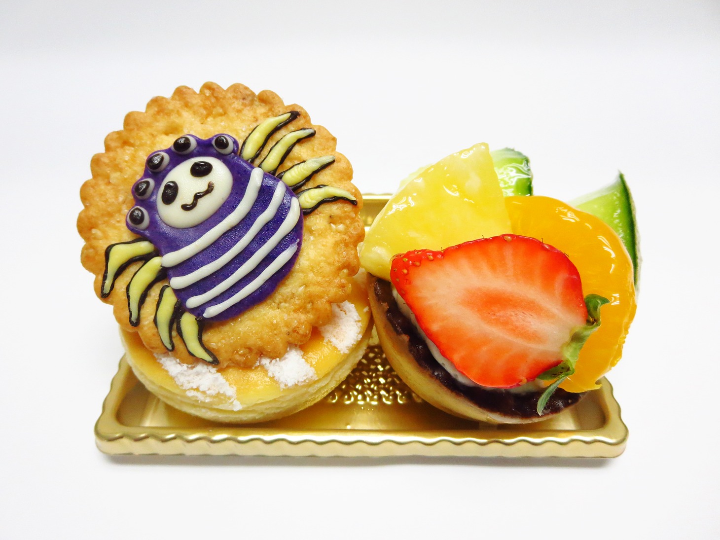 イベントで提供される「巻島先輩へ贈る、特製くも太郎ケーキ ～僕からのプレゼントです～」。(c)渡辺航(週刊少年チャンピオン)/弱虫ペダル GR 製作委員会 (c)渡辺航(週刊少年チャンピオン)/劇場版弱虫ペダル製作委員会 (c)2015 NAMCO