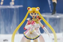 「S.H.Figuarts スーパーセーラームーン」