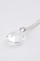 「愛良のお守りペンダント」 (c)池野恋／集英社・りぼん