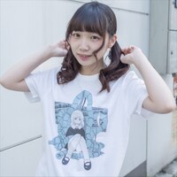 うえむらがイラストを手がけたパンチラTシャツ。