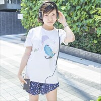 TERUがイラストを手がけたパンチラTシャツ。