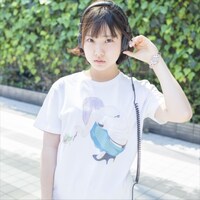 TERUがイラストを手がけたパンチラTシャツ。