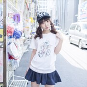 AOIがイラストを手がけたパンチラTシャツ。