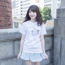 三浦靖冬がイラストを手がけたパンチラTシャツ。