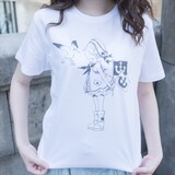 三浦靖冬がイラストを手がけたパンチラTシャツ。
