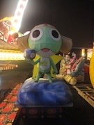 「東北復興祭りパレード in ミラノ万博」に登場するケロロねぶたは、本場・青森市のねぶた師によって制作された。