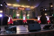 東京・日比谷野外音楽堂にて6月6日に行われた「七森中♪やがいふぇす」の様子。(c)2015 なもり/一迅社・七森中ごらく部