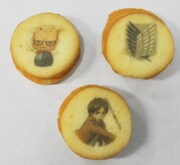 ジョイポリス限定で販売される「プチラングドシャ」。(c)諫山創・講談社/「進撃の巨人」製作委員会