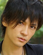 京浜東北線役の高橋優太。(c)青春